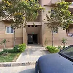 Relaxing Apartment With Garden View In New Cairo