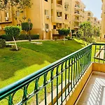 Relaxing Apartment With Garden View In New Cairo